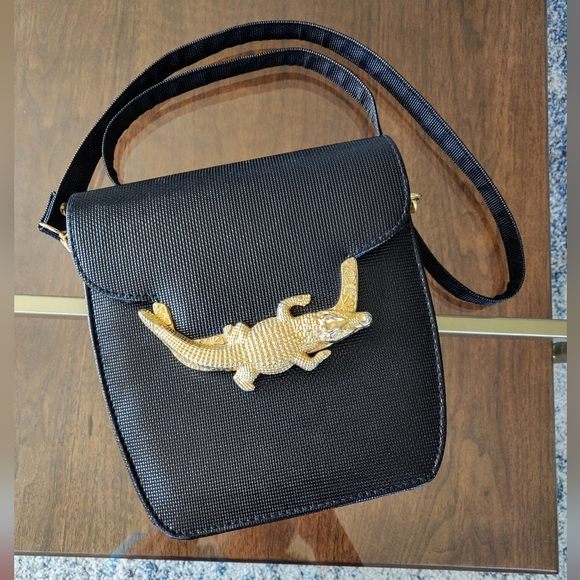 N/A Handbags - Vintage 1990s Black Crossbody Purse with Gold Brass Alligator